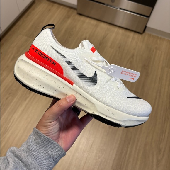 Nike zoom invincible white and red running shoes - Picture 1 of 7